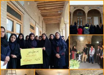 دانشجویان و دانش آموزان تربت حیدریه با مشاغل حوزه صنایع دستی و گردشگری آشنا شدند