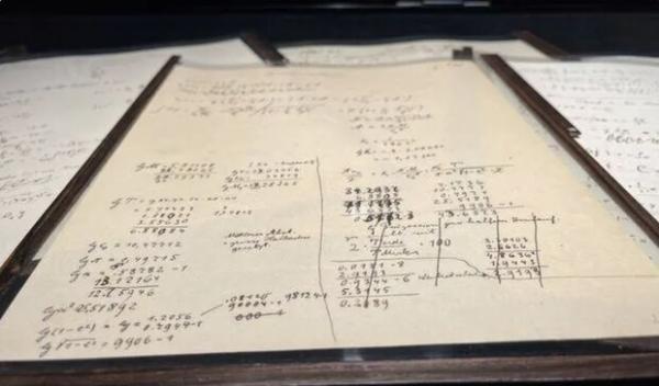 دست نوشته انیشتین 13 میلیون دلار فروخته شد