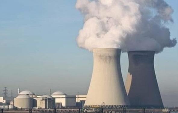 فرانسه نیمی از نیروگاه های هسته ای را از مدار خارج کرد