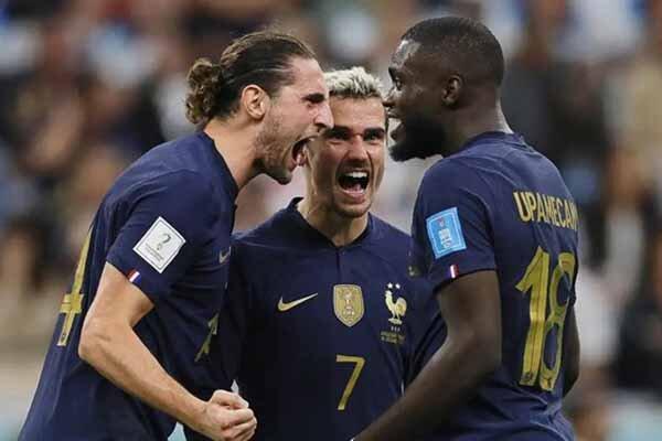 توهین های نژادپرستانه به پنالتی زن های ناکام در فینال جام جهانی ، واکنش فوری فدراسیون فوتبال فرانسه به جنجال بزرگ (تور ارزان فرانسه)